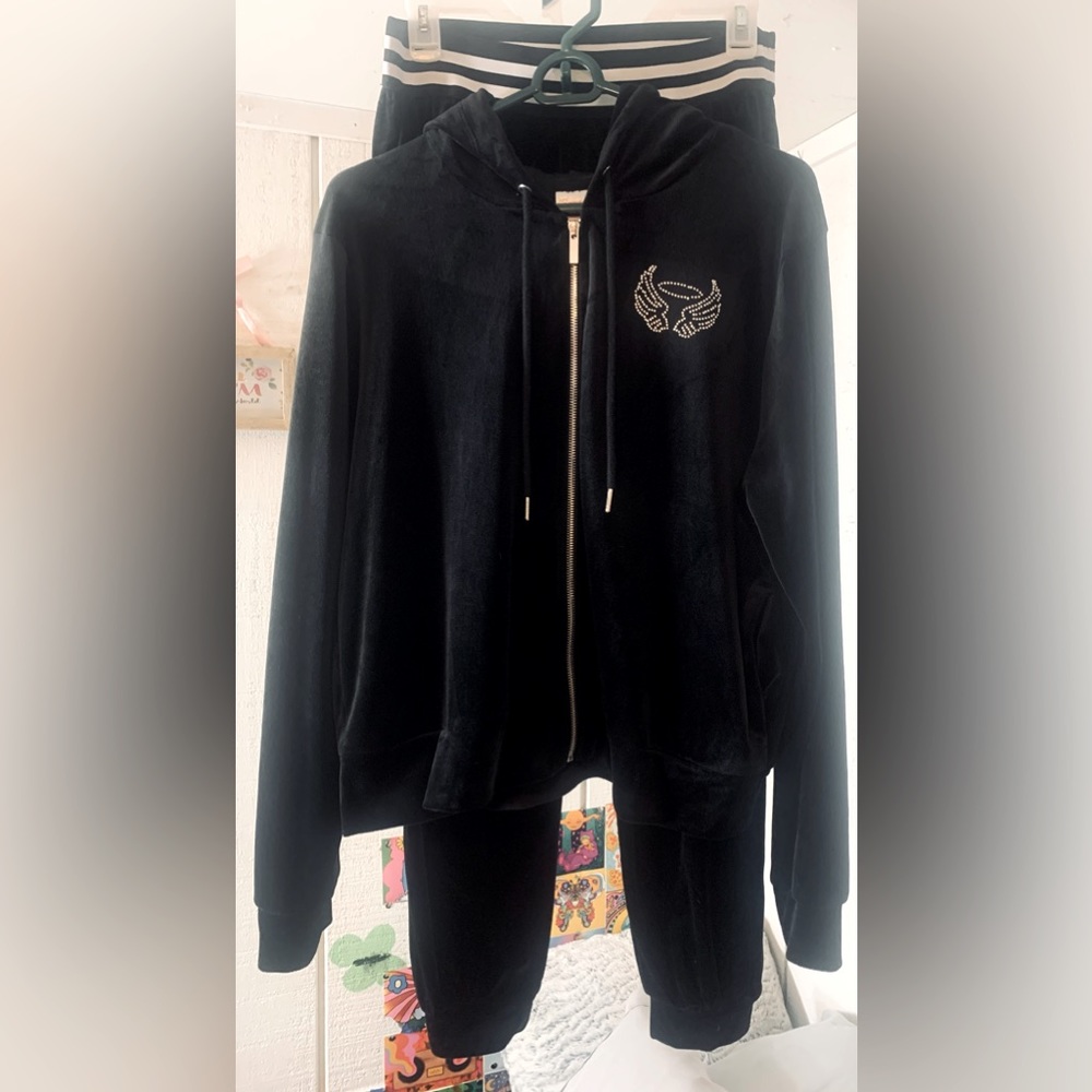 Comfy Outfit w/ bling Angel emblem on jacket and Angel bling bottom of joggers.